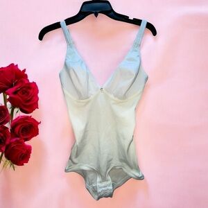 * Playtex body briefer 36C 1970s bodysuit shaper vintage wireless